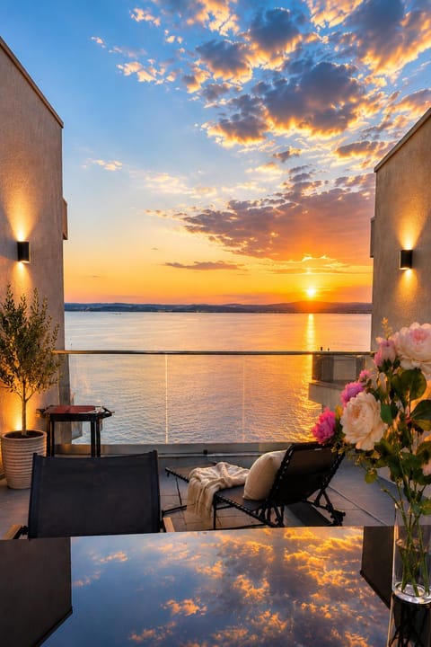 View (from property/room), Lake view, Lake view