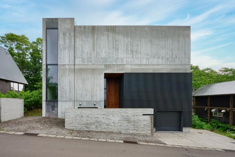 Property building, Day