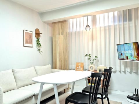 TV and multimedia, Living room, Dining area