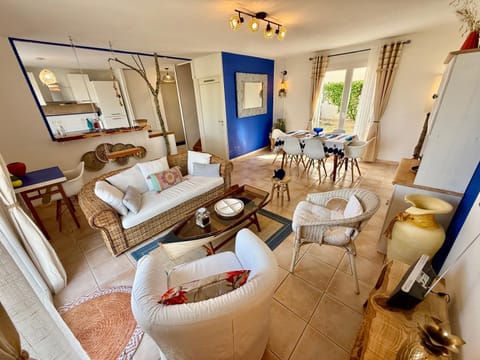 Lounge or bar