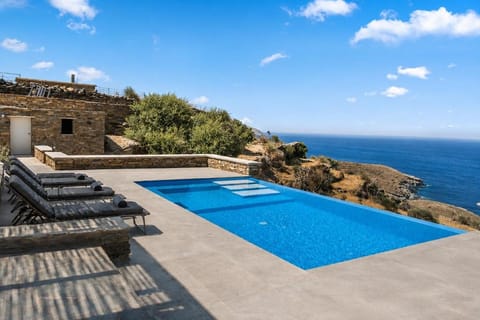 Patio, Day, Natural landscape, View (from property/room), Balcony/Terrace, Pool view, Sea view, Swimming pool, sunbed