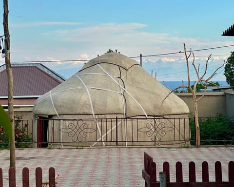Property building, Facade/entrance, Day, Natural landscape, Location