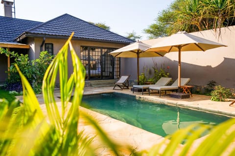 Swimming pool