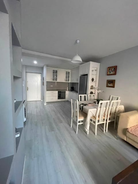 Kitchen or kitchenette, Seating area, Dining area, dishwasher, oven