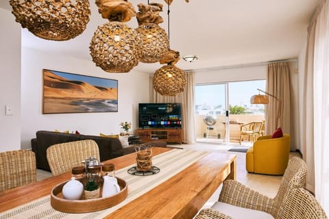 TV and multimedia, Living room, Dining area