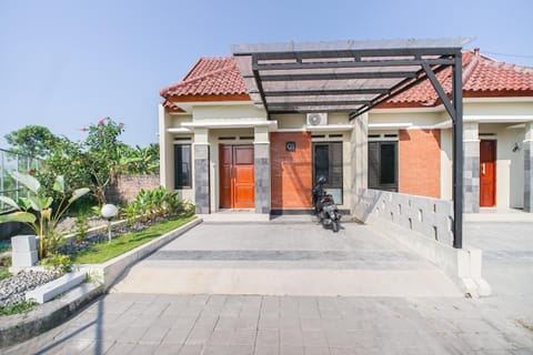 Property building, Garden view