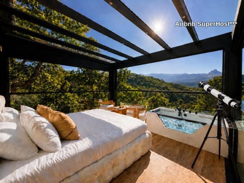 Natural landscape, Hot Tub, View (from property/room), Photo of the whole room, Bedroom, Mountain view