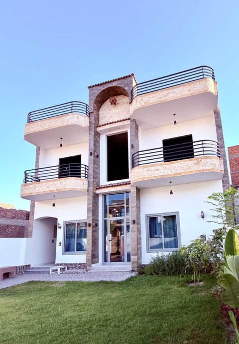 Property building, Day, Garden, Garden view