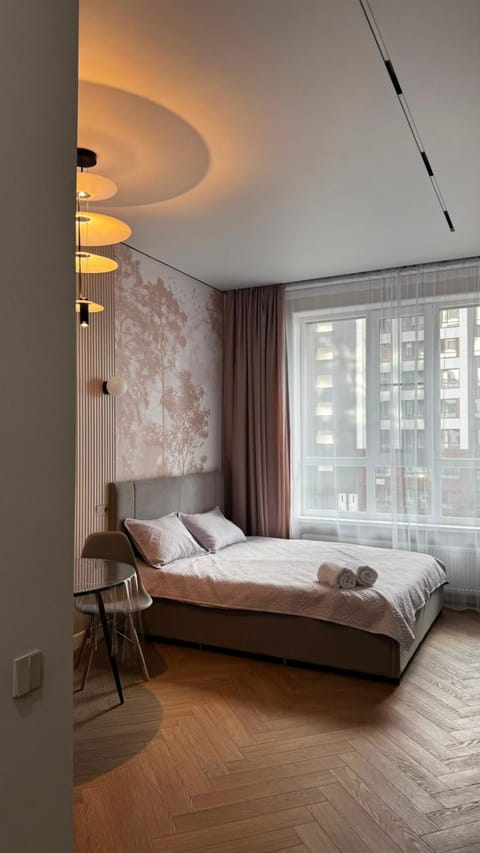Bed, Living room, Photo of the whole room, Seating area, Bedroom