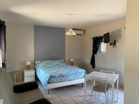 Bed, Photo of the whole room