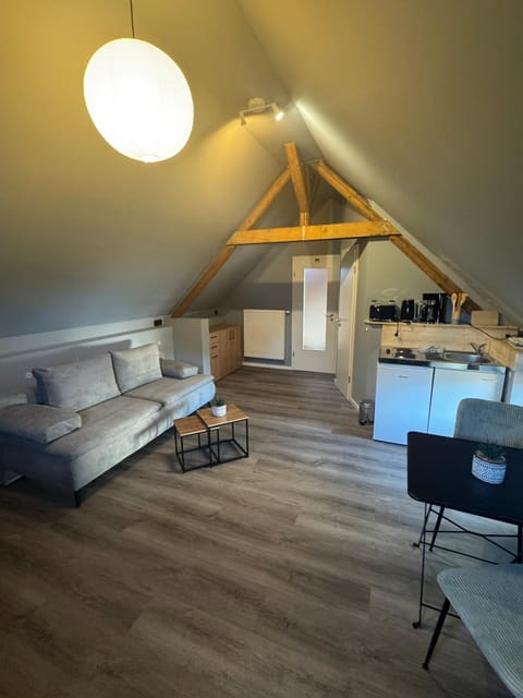 Bed, Living room