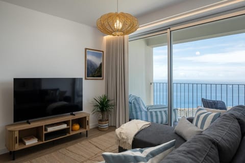 TV and multimedia, View (from property/room), Balcony/Terrace, Living room, Seating area, Sea view