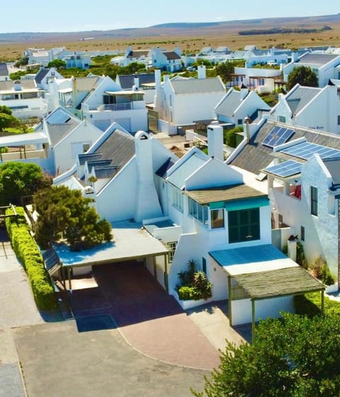 Property building, Neighbourhood, Bird's eye view