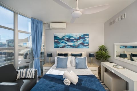 Bed, Bedroom, towels, air conditioner