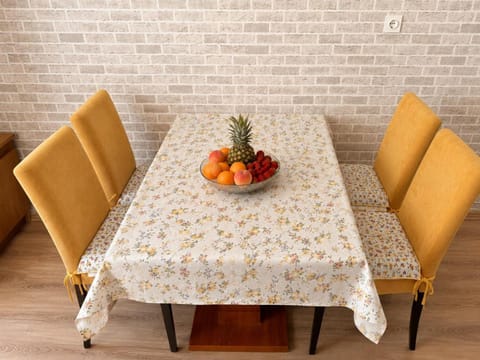 Property building, Living room, Seating area, Dining area, kitchen