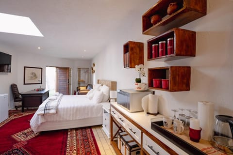 Bed, TV and multimedia, Coffee/tea facilities, Photo of the whole room, Bedroom, towels