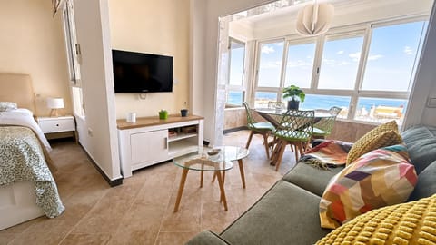 Bed, TV and multimedia, Sea view, internet, air conditioner