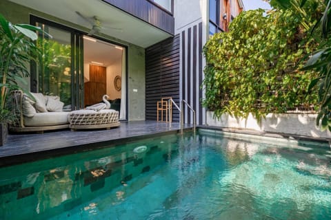 Garden, Seating area, Garden view, Pool view, Swimming pool, sunbed