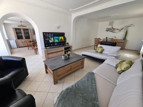 TV and multimedia, Living room