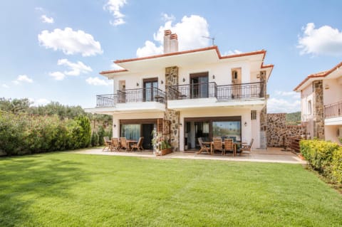Property building, Garden, Garden view