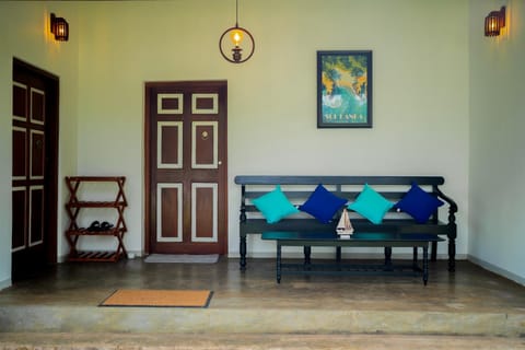 Facade/entrance, Living room, Seating area