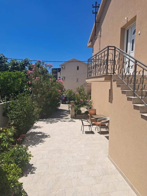 Property building, Patio, Garden, Garden view