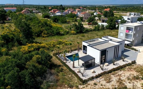 Property building, Bird's eye view