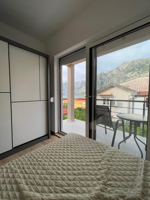 Balcony/Terrace, Bedroom, wardrobe