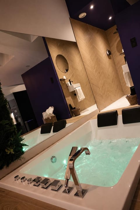 Hot Tub, Hot Tub, Bathroom, Spa and wellness centre/facilities, Bath