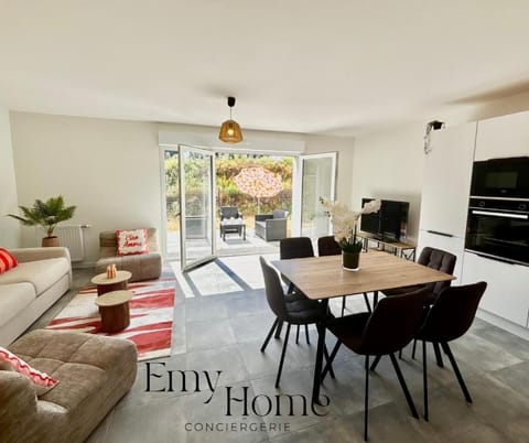 TV and multimedia, Living room, Decorative detail, Decorative detail, Dining area, kitchen, kitchen