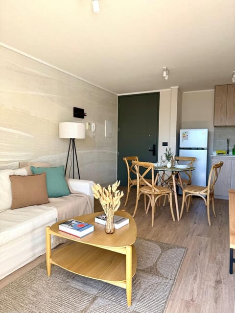 Kitchen or kitchenette, Living room, Seating area, air conditioner