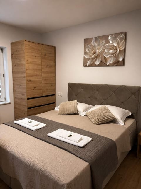 Bed, Bedroom, wardrobe