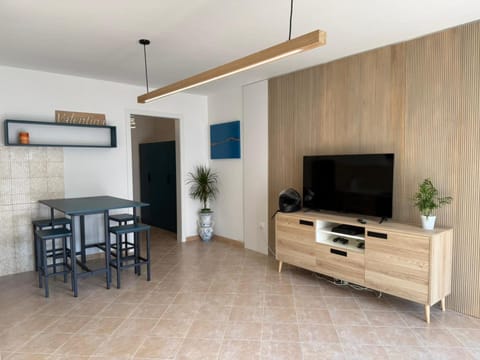 TV and multimedia, Living room, Dining area