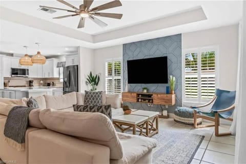 Communal lounge/ TV room, Living room