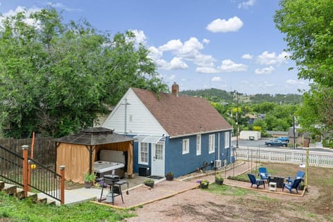 Property building, Day, Street view
