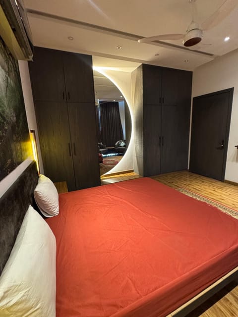 Bed, Photo of the whole room, wardrobe