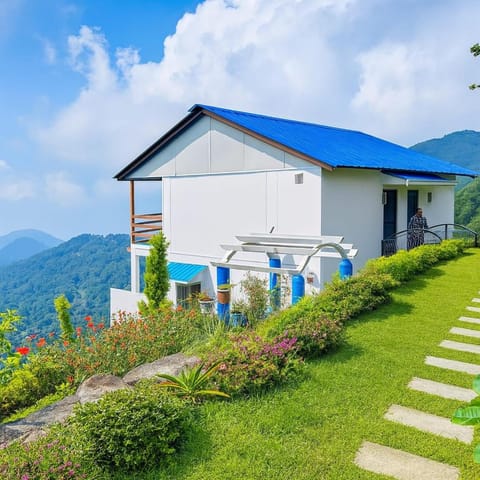 Property building, Natural landscape, Mountain view