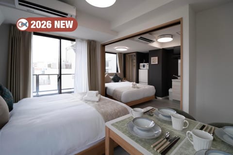 Bed, Bedroom, Drinks