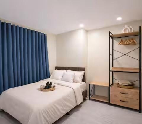 Bed, Bedroom, towels, wardrobe