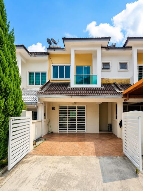 Property building, Balcony/Terrace, Balcony/Terrace