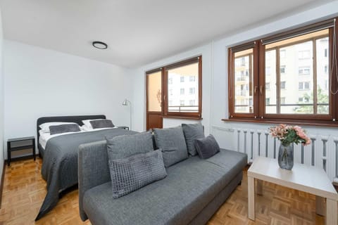 Bed, Photo of the whole room, Seating area, Bedroom