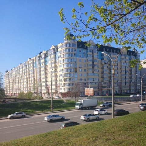 Property building, Location