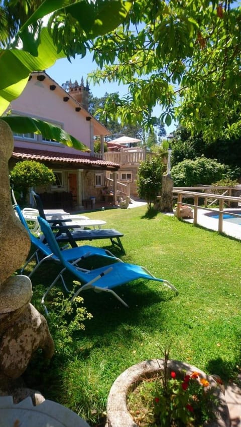 Garden view, Swimming pool, Swimming pool, sunbed