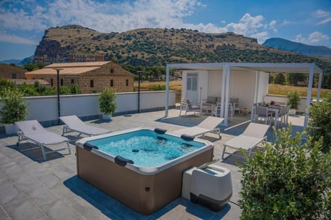 Hot Tub, Hot Tub, Mountain view