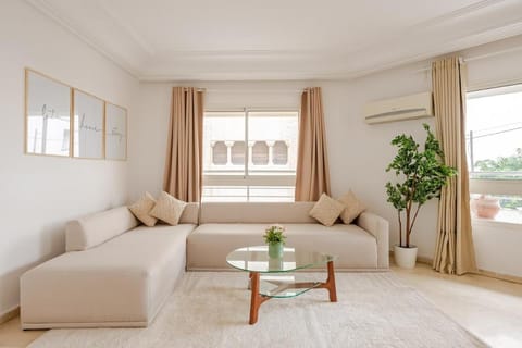 Living room, Seating area, air conditioner