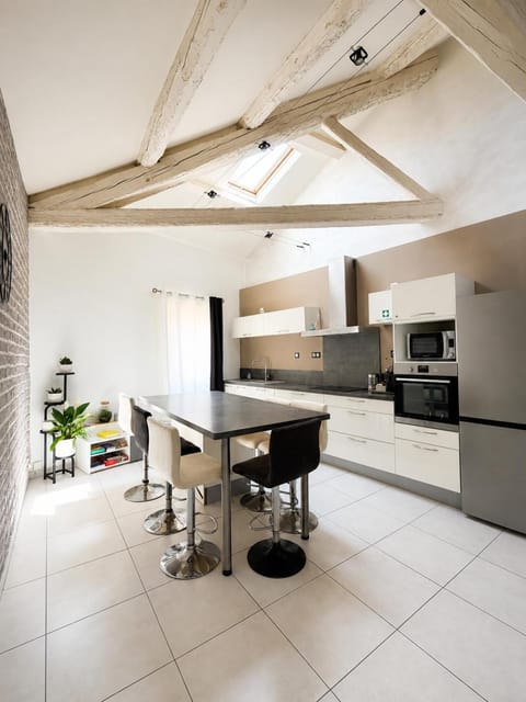 Kitchen or kitchenette, Living room
