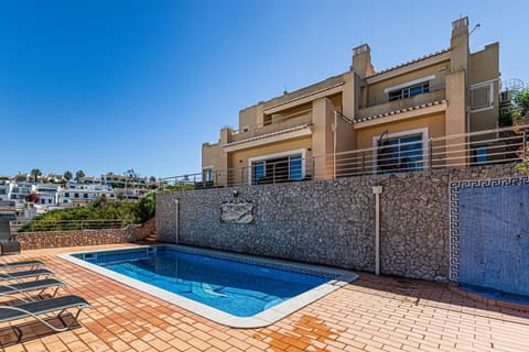 Property building, Balcony/Terrace, Swimming pool