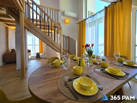 Living room, Seating area, Dining area