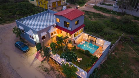 Property building, Swimming pool