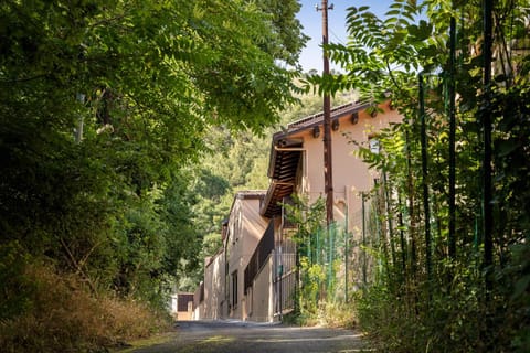 Property building, Street view